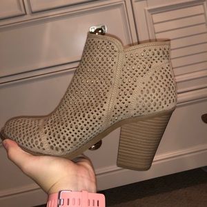 Tan Booties, super cute